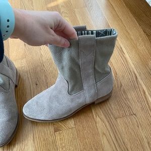 Toms Suede Booties